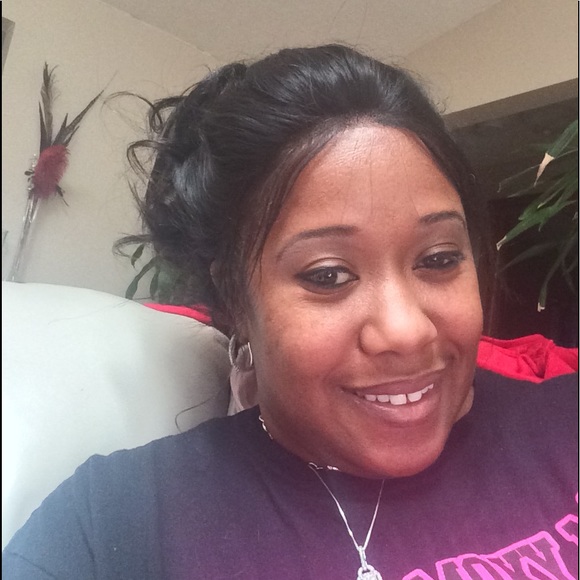 Meet your Posher, Toya - Picture 1 of 1